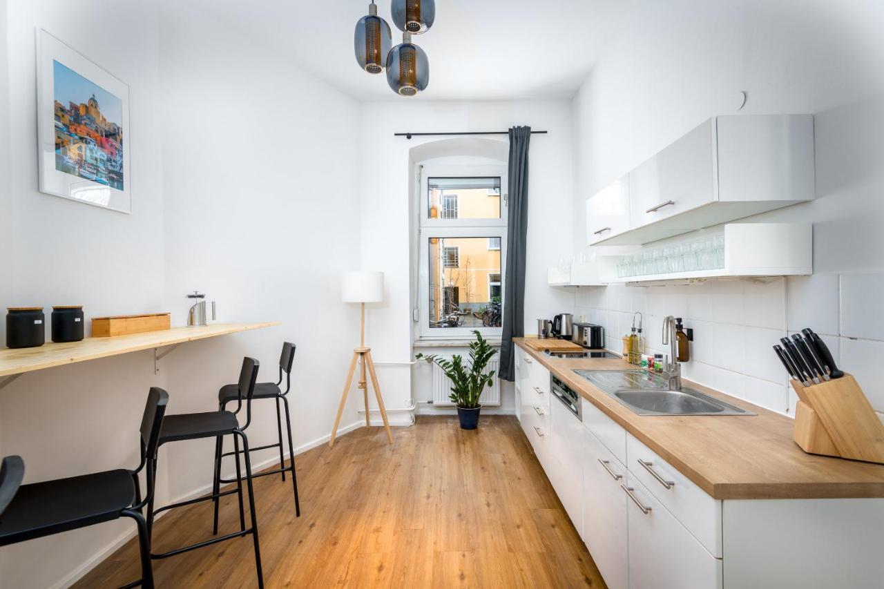 Super Zentral Super Schoener Altbau In Moabit Rostockerstrasse Im Herzen Von Berlin Fuer Bis Zu 6 Personen Ngoại thất bức ảnh